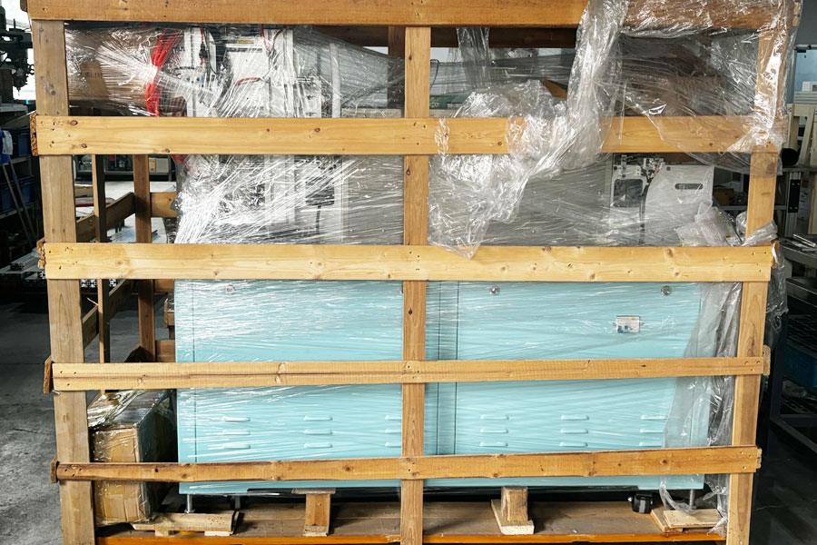 长沙尊龙中国官网智能自动热压设备发货，助力客户高效生产